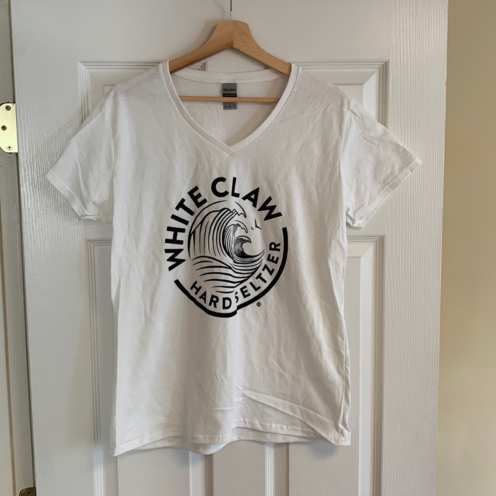 White Claw v-neck t-shirt, large